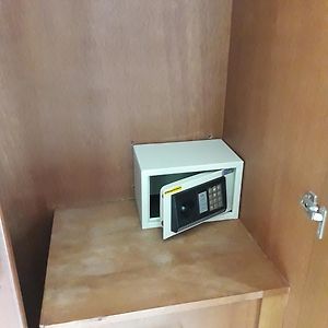 Familien-Zimmer mit zwei Einzelbetten